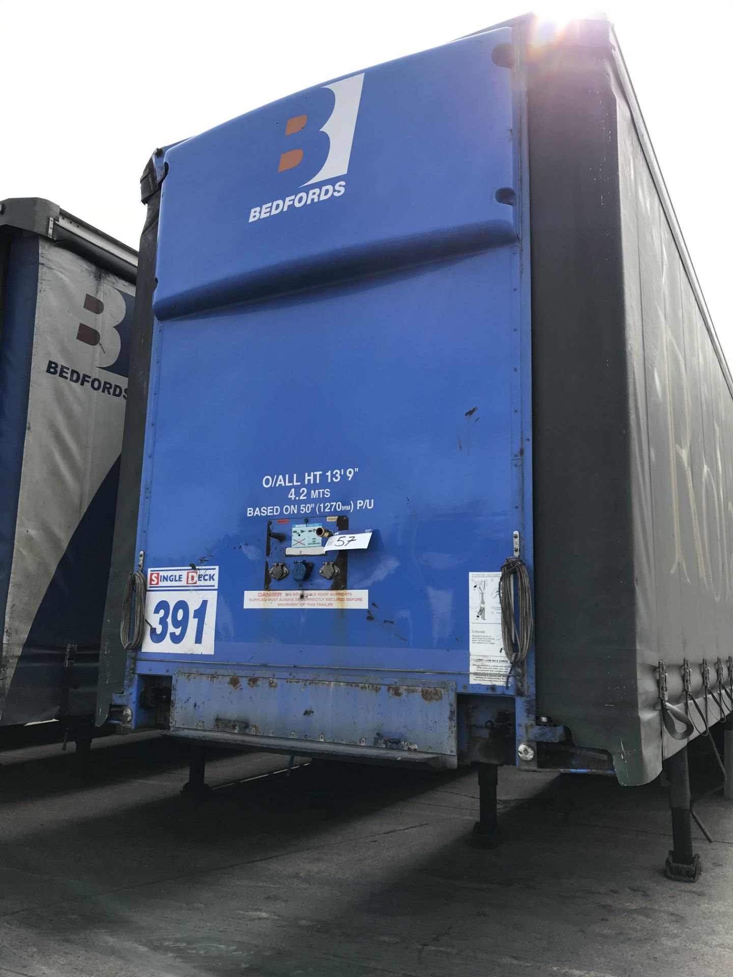 M & G Trailers 13.6m Tri-Axle Curtainside Single Deck Semi-Trailer, chassis no. 35699, ID no. - Image 2 of 6