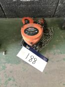 Sealey CB1000.V2 1000kg Chain Block, standard lift 2.5m (lot located at Bedfords Limited (In