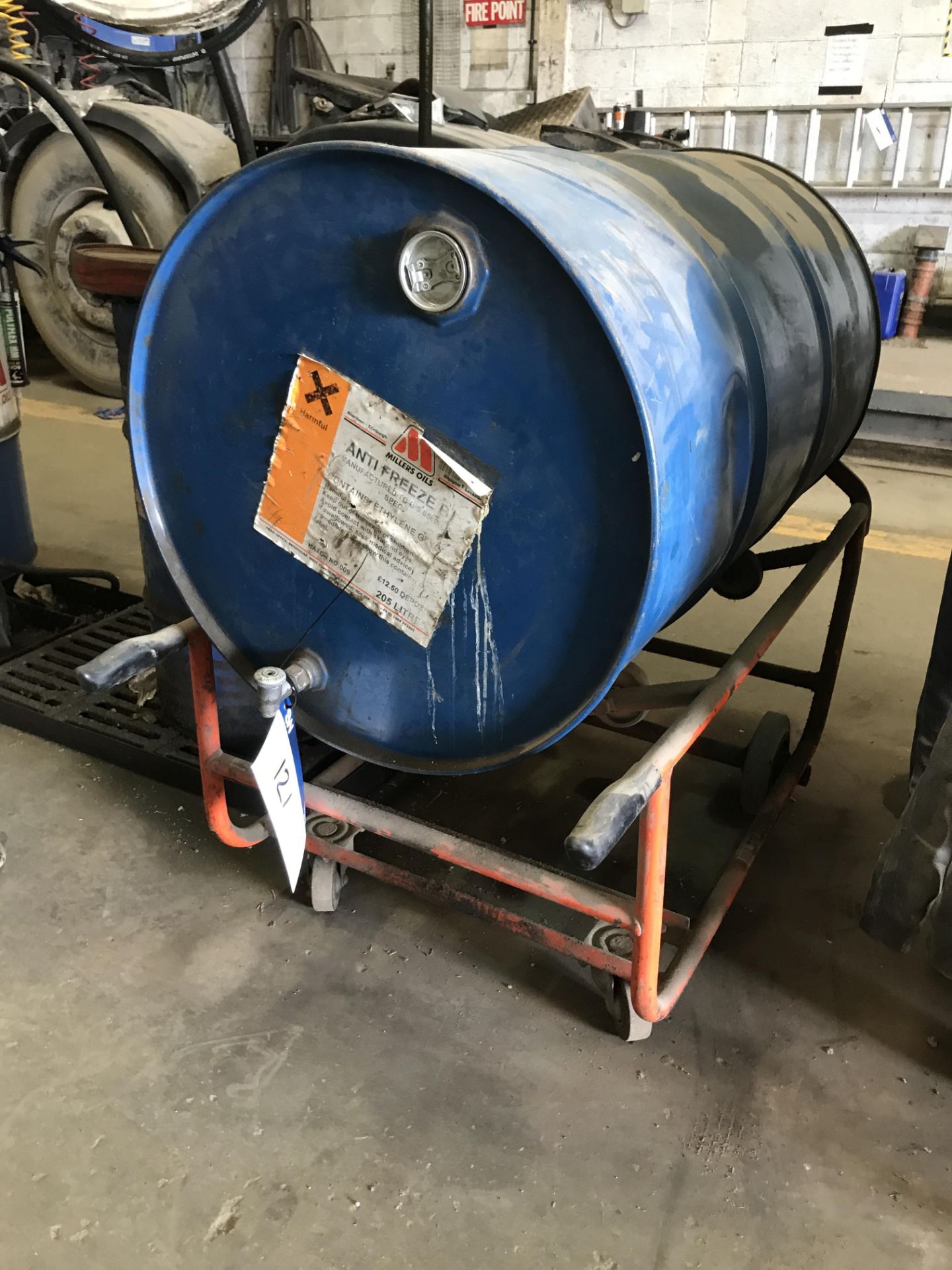 Part Barrel Anti-Freeze, with barrel trolley (lot located at Bedfords Limited (In Administration), - Bild 2 aus 2
