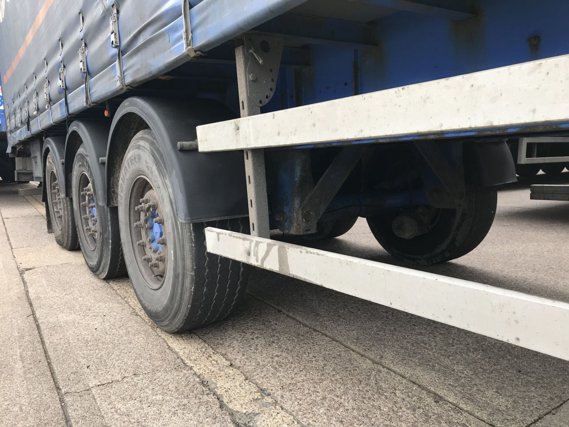 M & G Trailers 13.6m Tri-Axle Curtainside Single Deck Semi-Trailer, chassis no. 35693, ID no. - Bild 4 aus 5