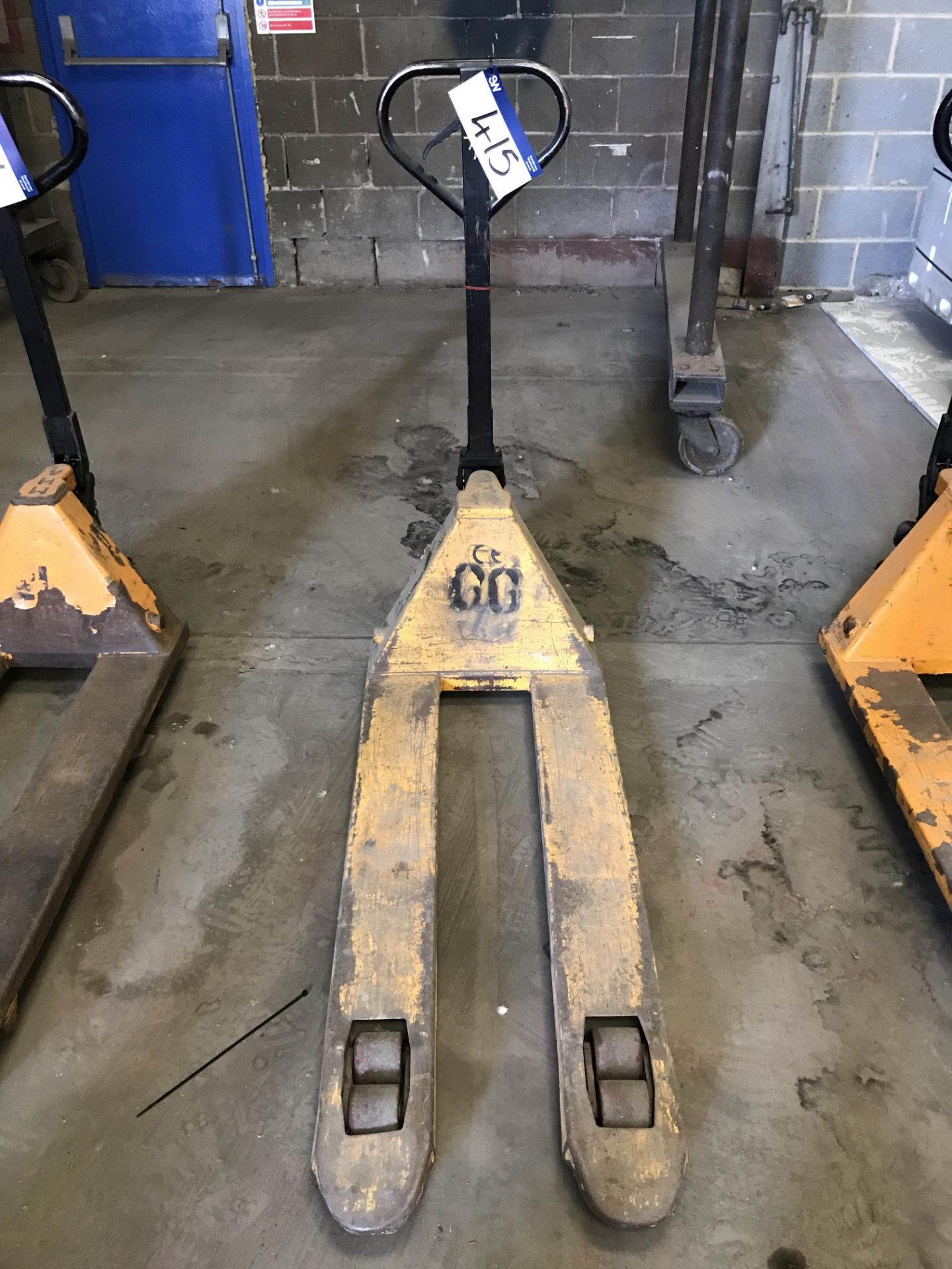 Hand Hydraulic Pallet Truck, forks approx. 1.15m long (lot located at Bedfords Limited (In