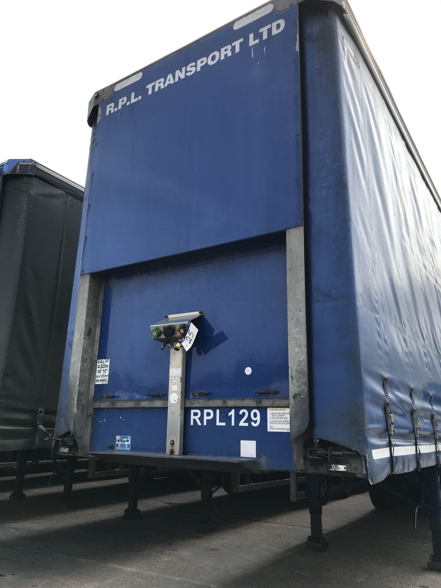 Montracon 13.6m Tri-Axle Curtainside Single Deck Semi-Trailer, chassis no. SMRC3AXXXDN107871, ID no. - Bild 2 aus 6