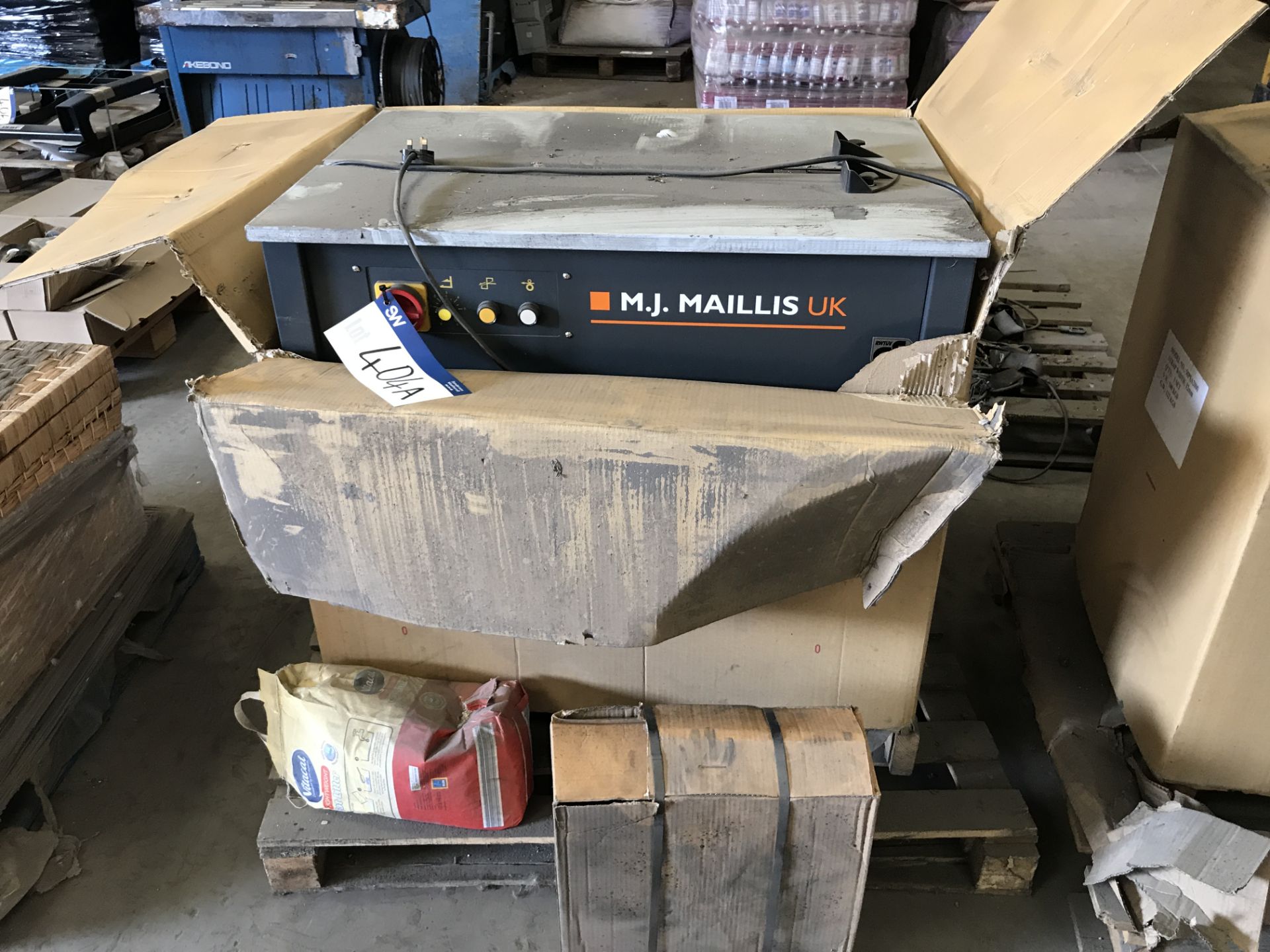 M.J. Maillis UK MPSA 2000 Strap Banding Machine, machine no. 111011025, year of manufacture 2011,