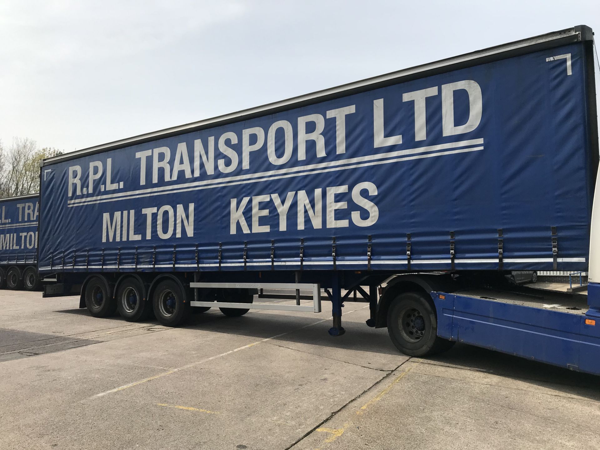 Montracon 13.6m Tri-Axle Curtainside Single Deck Semi-Trailer, chassis no. SMRC3AXXXDN107877, ID no.