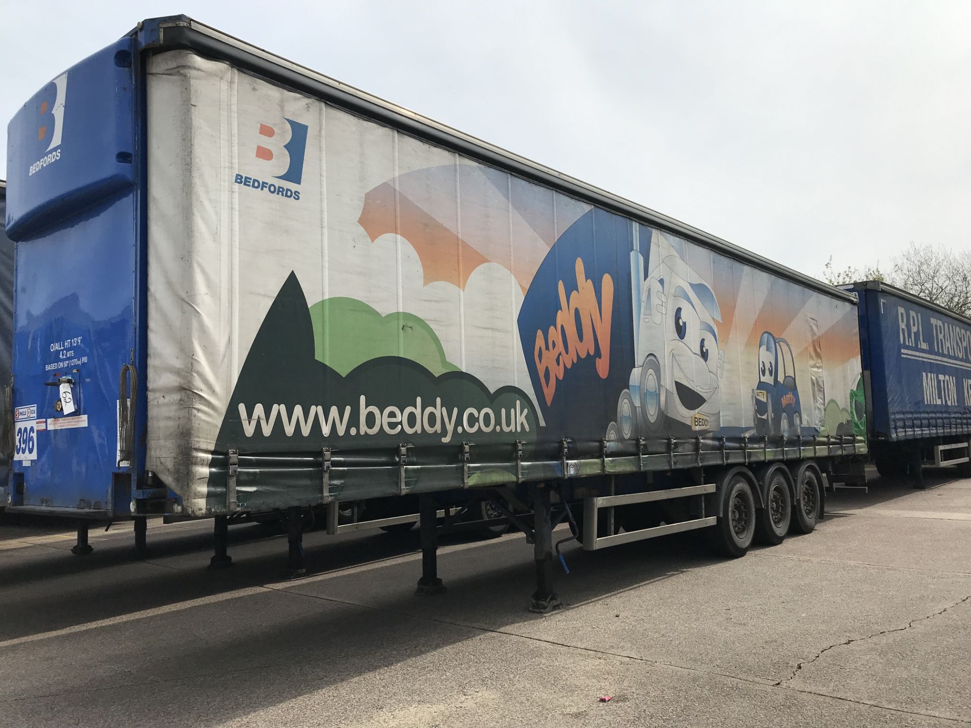 M & G Trailers 13.6m Tri-Axle Curtainside Single Deck Semi-Trailer, chassis no. 35704, ID no.