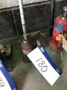 3.5 tonne Bottle Jack (lot located at Bedfords Limited (In Administration), Pheasant Drive,