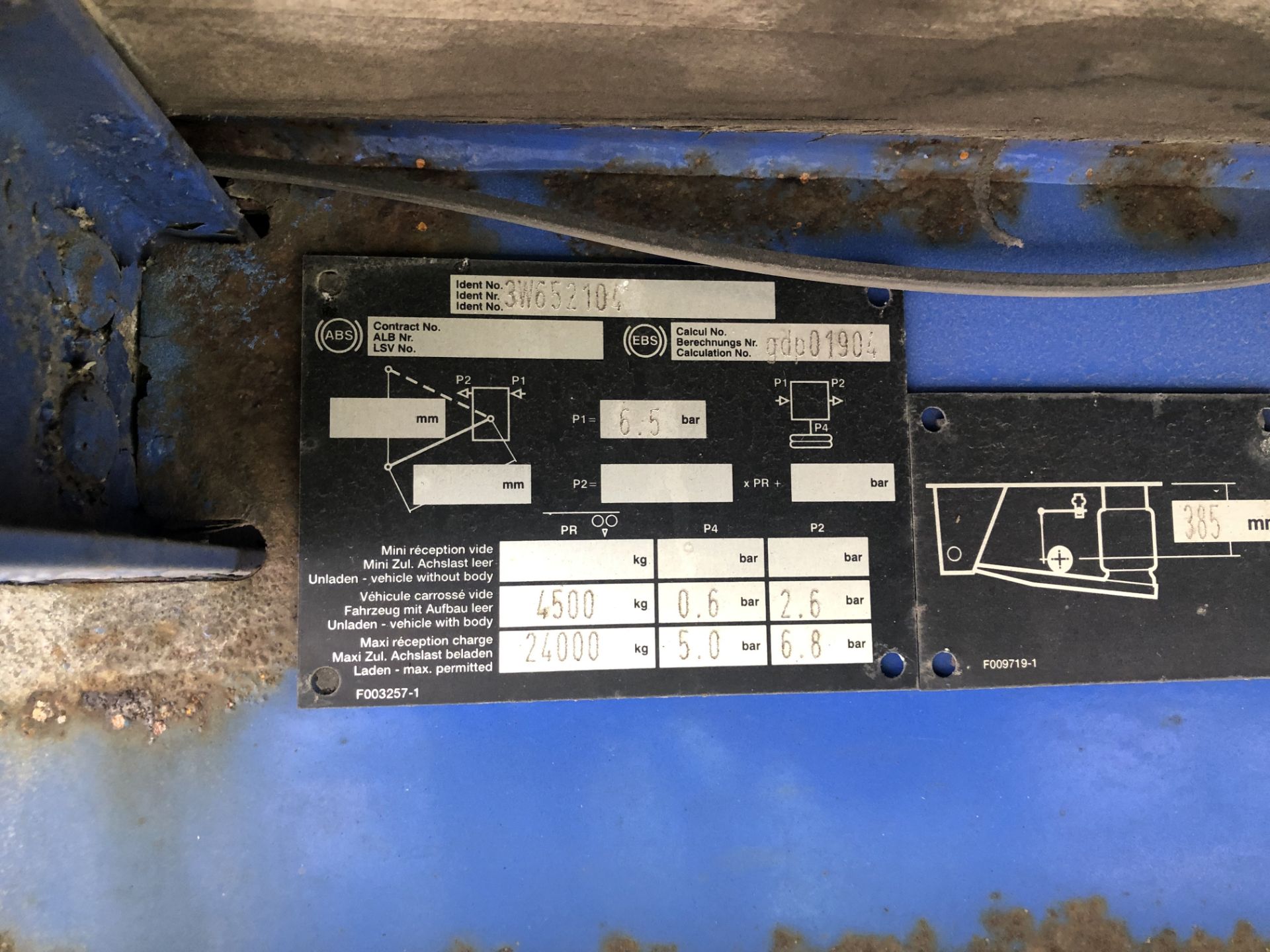 Freuhauf 13.6m Tri-Axle Curtainside Double Deck Semi-Trailer, chassis no. 3W652104, ID no. - Image 14 of 14