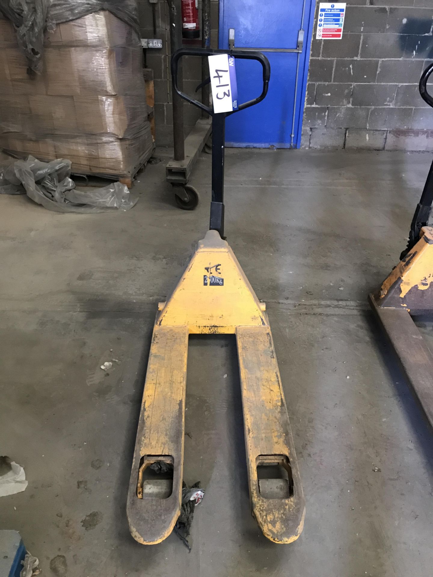 Hand Hydraulic Pallet Truck, 2000kg cap., forks approx. 1m long (lot located at Bedfords Limited (In
