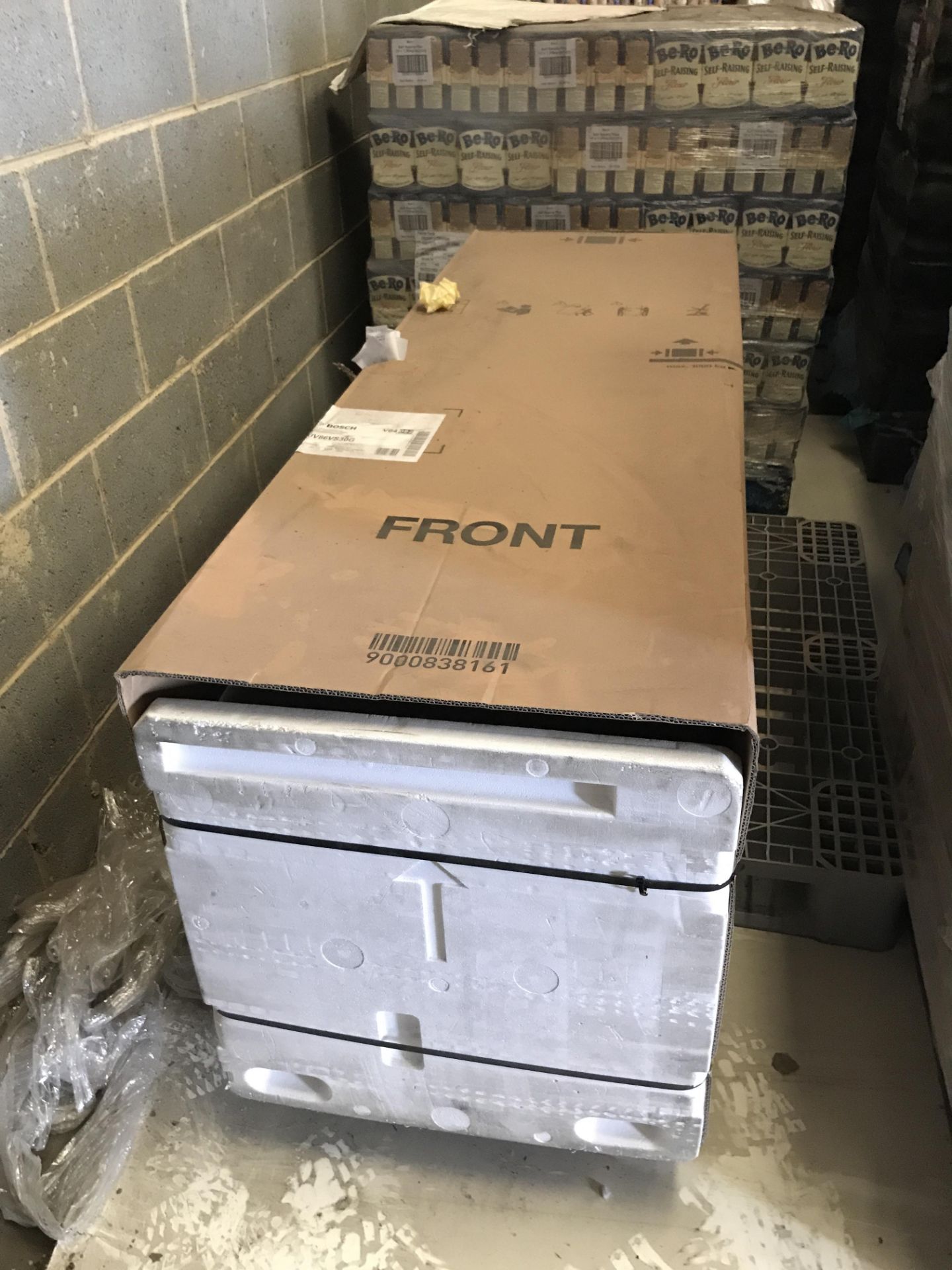 Bosch KIV86VS30G Combined Refrigerator-Freezer (boxed as new) (lot located at Bedfords Limited (In
