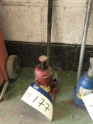 15 tonne Bottle Jack (lot located at Bedfords Limited (In Administration), Pheasant Drive, Birstall,
