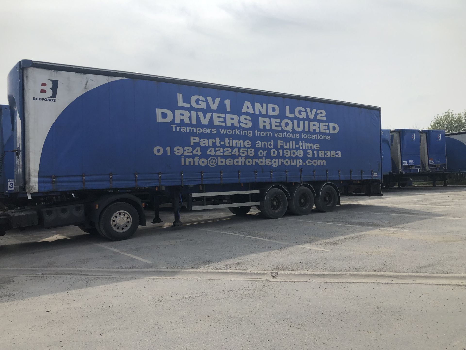 Fruehauf 13.6m Tri-Axle Curtainside Double Deck Semi-Trailer, chassis no. 4W667712, ID no. - Image 5 of 10