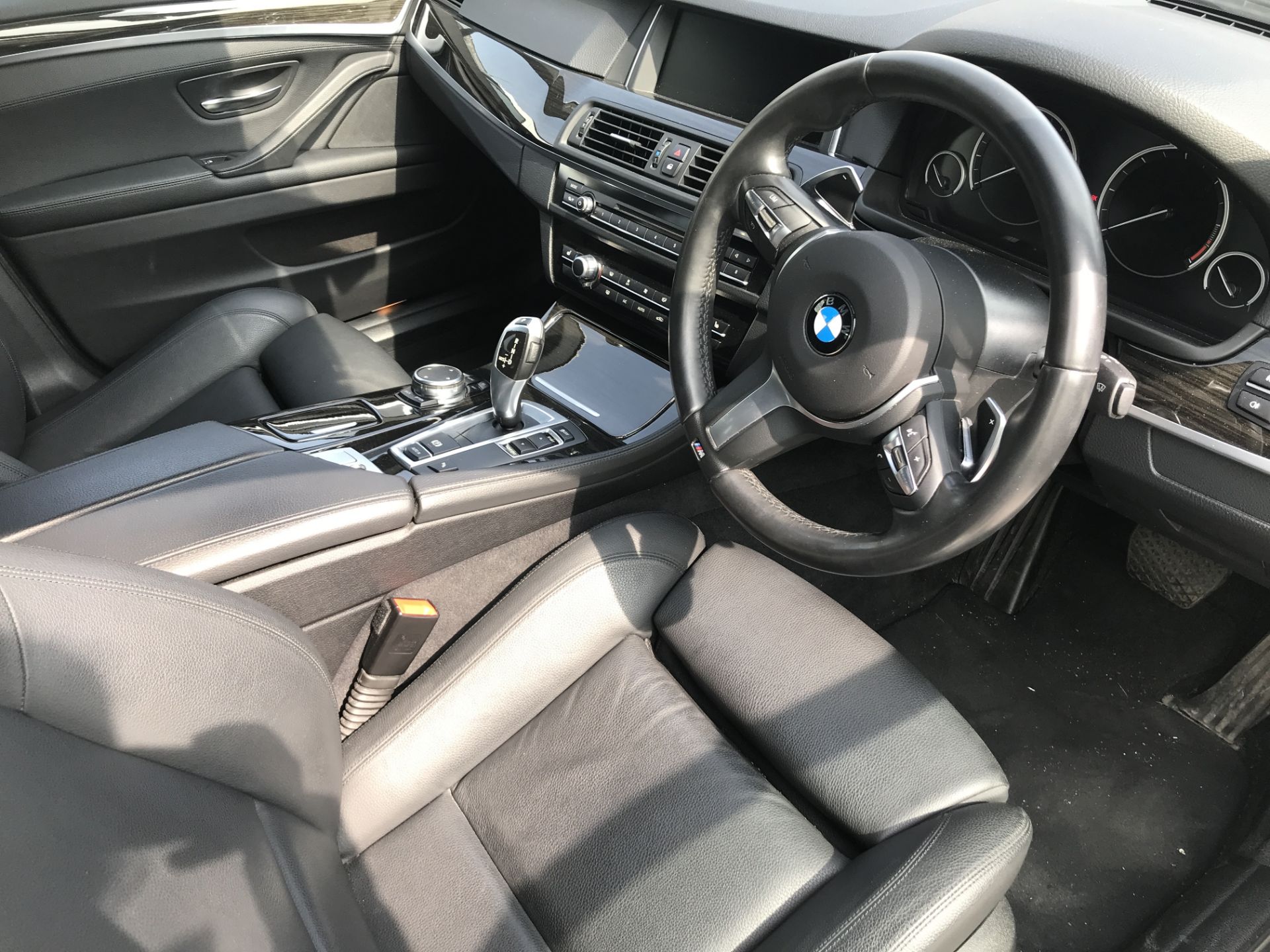 BMW 520d (190) M Sport Touring Five Door Step Automatic, registration no. YG15 JNL, date first - Bild 5 aus 10