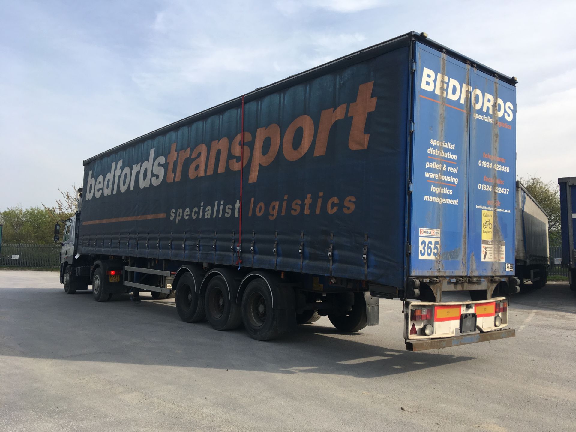 Fruehauf 13.6m Tri-Axle Curtainside Double Deck Semi-Trailer, chassis no. 3W652112, ID no. - Image 3 of 11