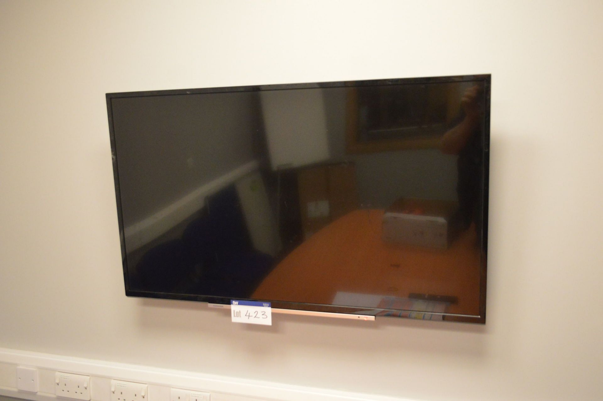 Toshiba 48in LED Television, with wall bracket