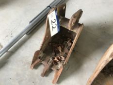 Excavator Bucket, with teeth, approx. 90mm between pins