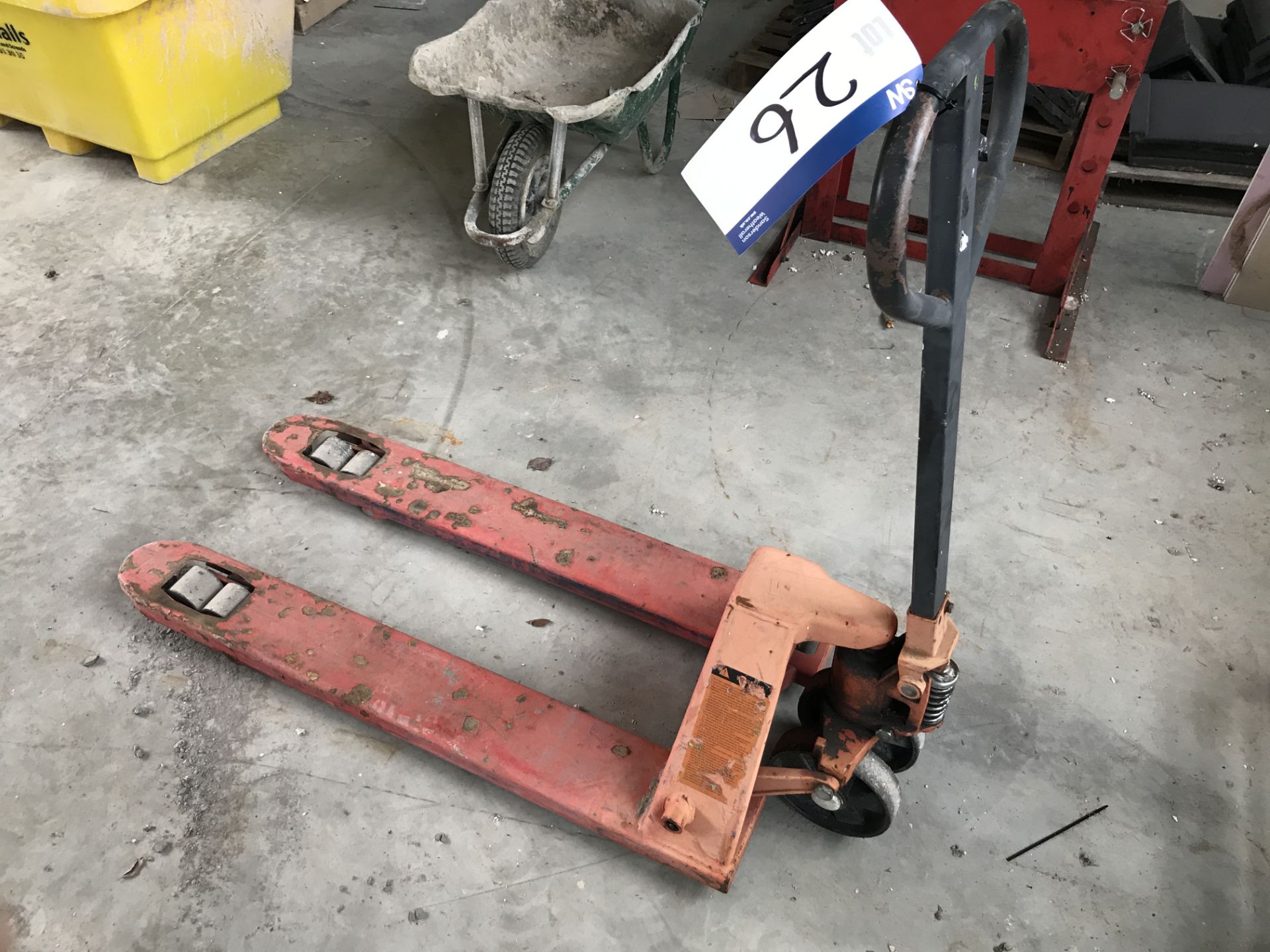 Hand Hydraulic Pallet Truck, approx. 1.1m forks (reserve removal until Tuesday 7 May 2019)