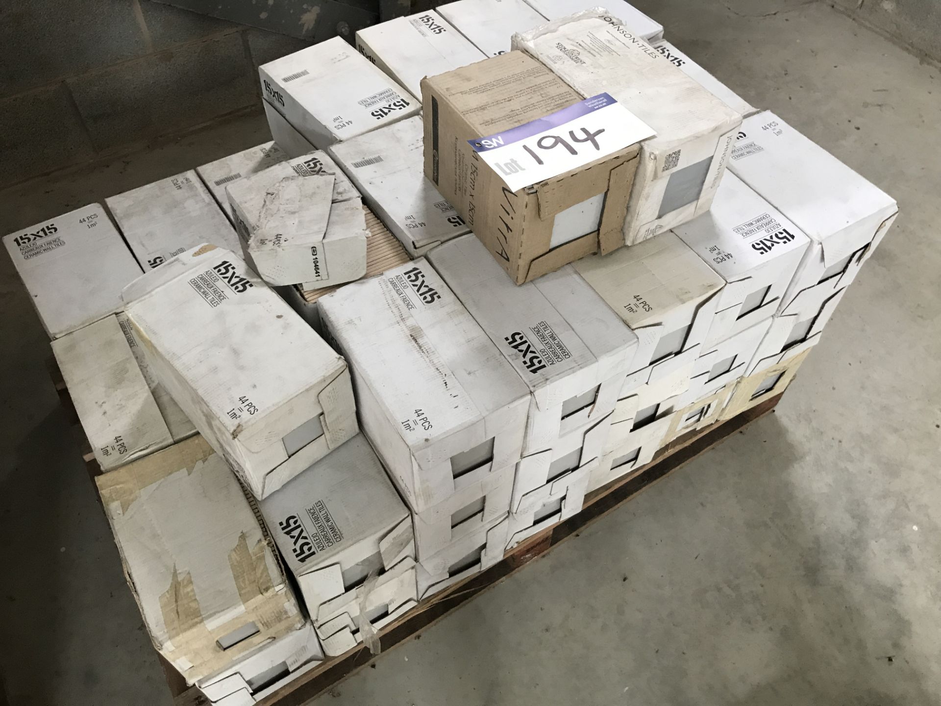 Quantity of 15 x 15 Ceramic Wall Tiles, as set out on pallet