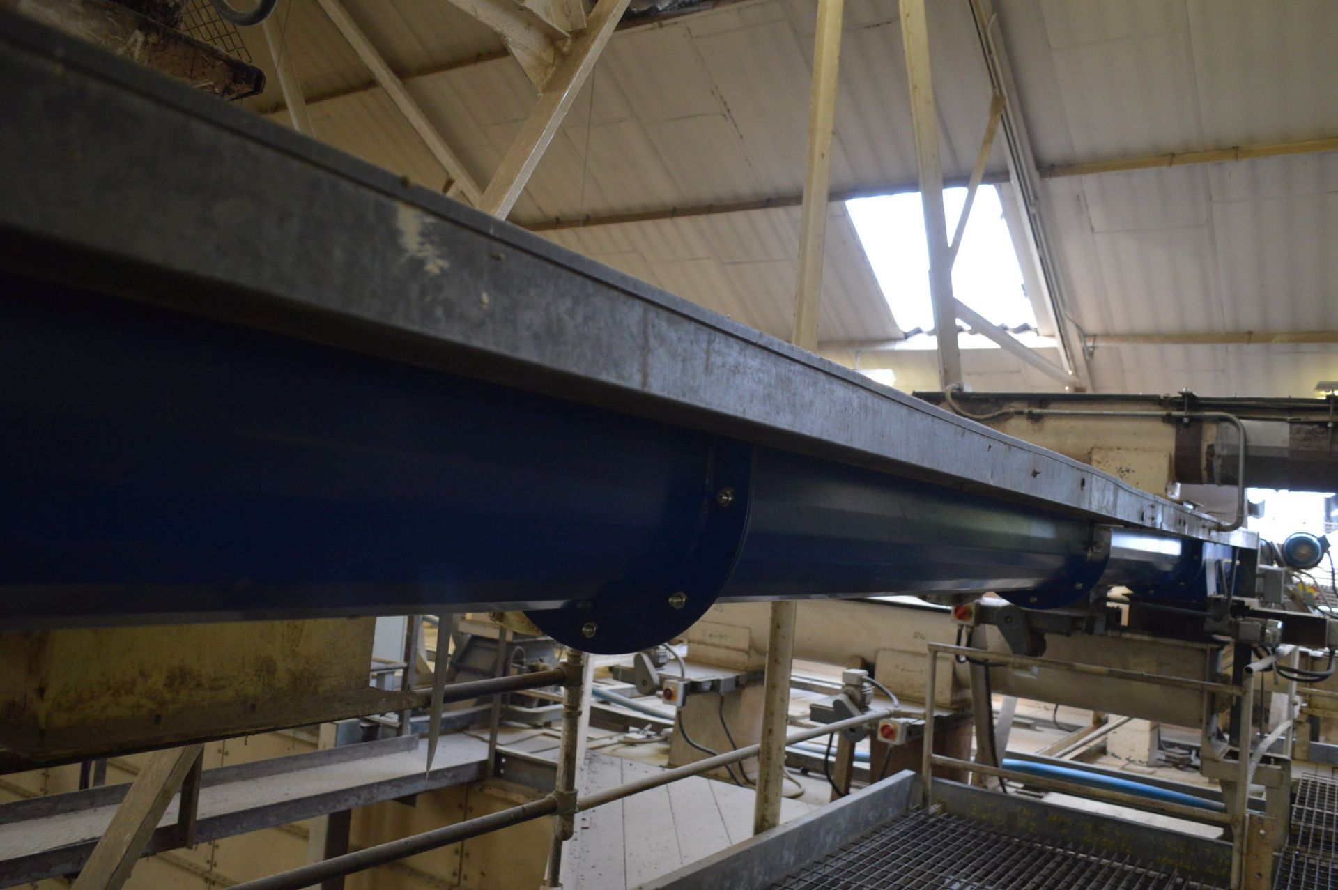 300mm dia. SCREW CONVEYOR, approx. 8.5m long, with geared electric motor, three discharge outlets - Image 3 of 3