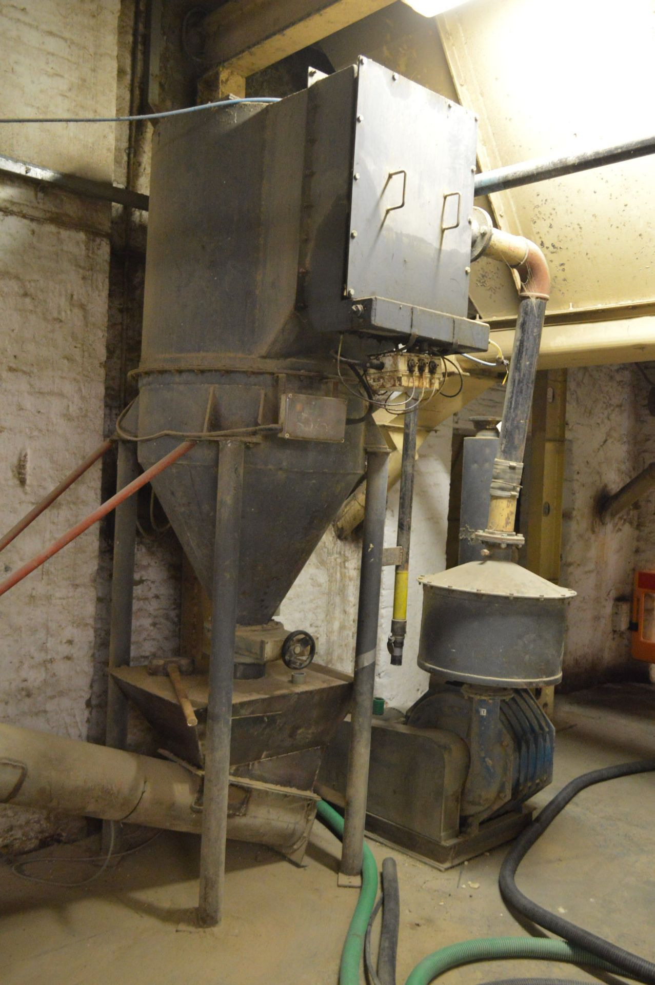 MILL CENTRAL VACUUM SYSTEM, with vacuum, filted11kW electric motor, receiver unit fitted filter, - Image 2 of 4