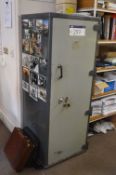 Chubb 6220 SINGLE DOOR SAFE, serial no. 64675, 650mm x 650mm x 1.75m high, with key (contents