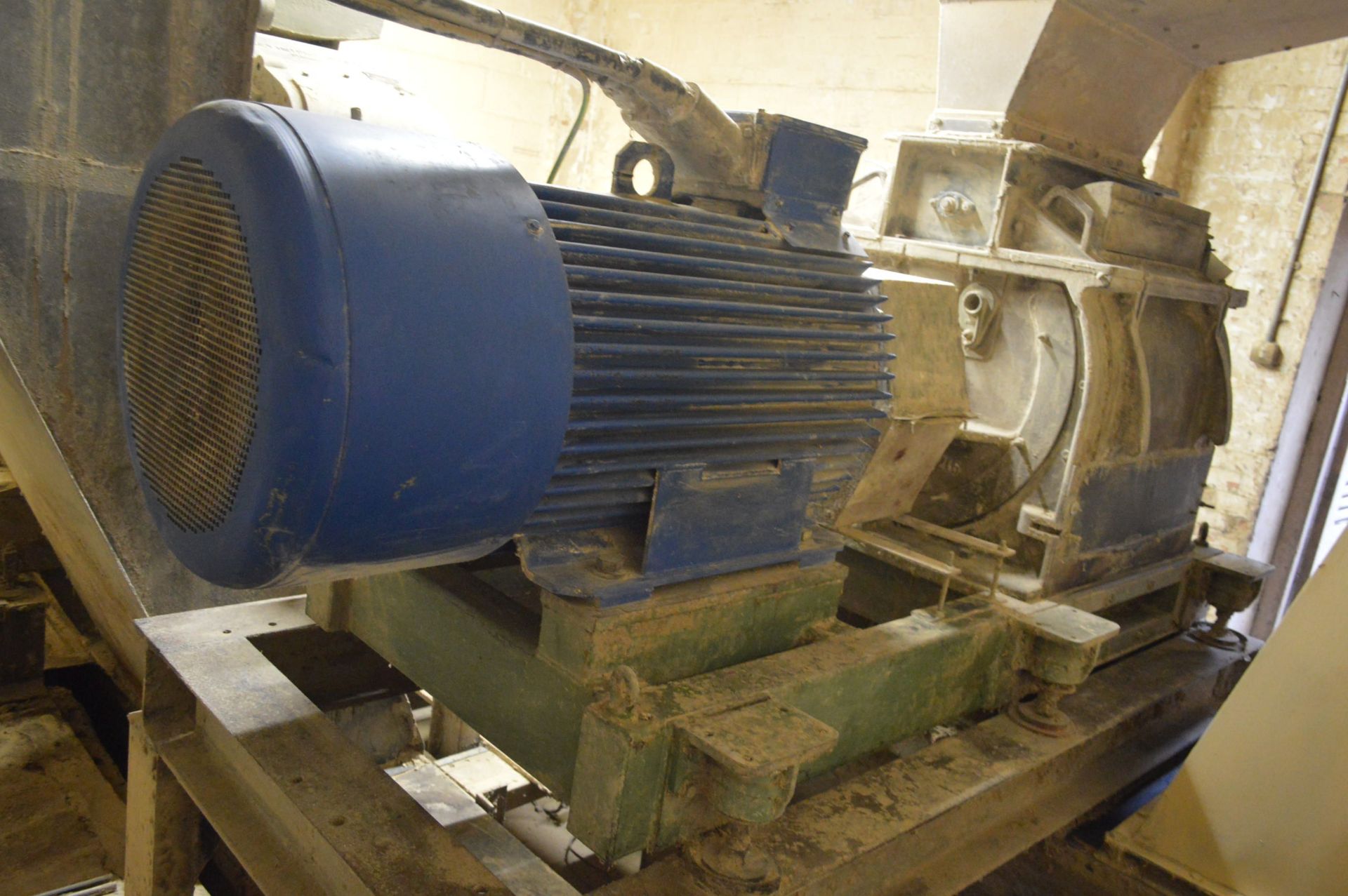 Christy & Norris X26/2 HAMMER MILL GRINDER, with Brook CP 150kW electric motor, 2965rpm, Tietjen - Image 3 of 8