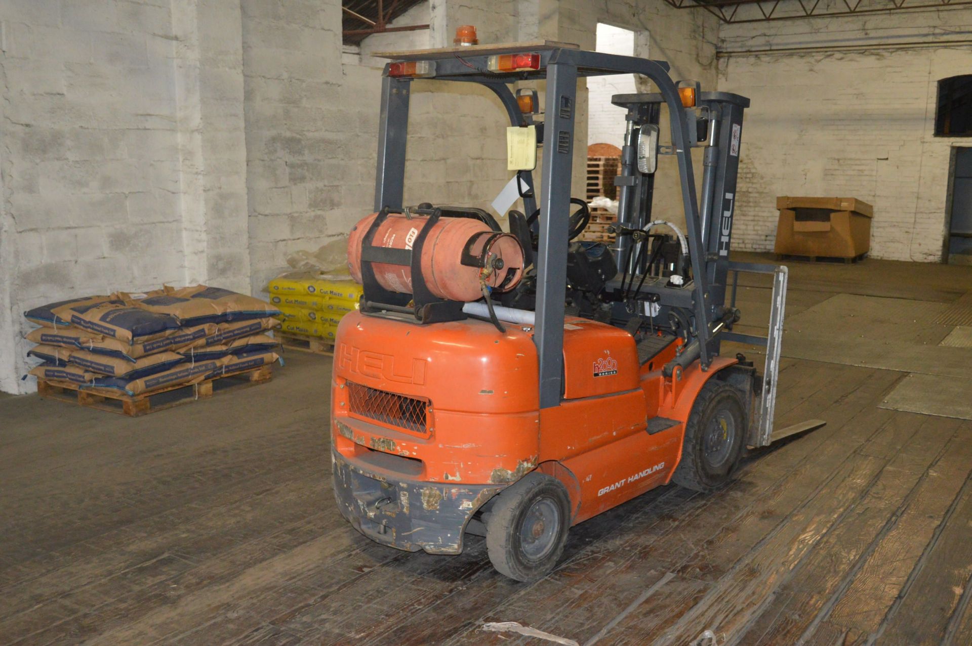 Heli HFG15 H2000 SERIES 1500kg LPG ENGINE FORK LIFT TRUCK, serial no. 78330, year of manufacture - Image 4 of 5