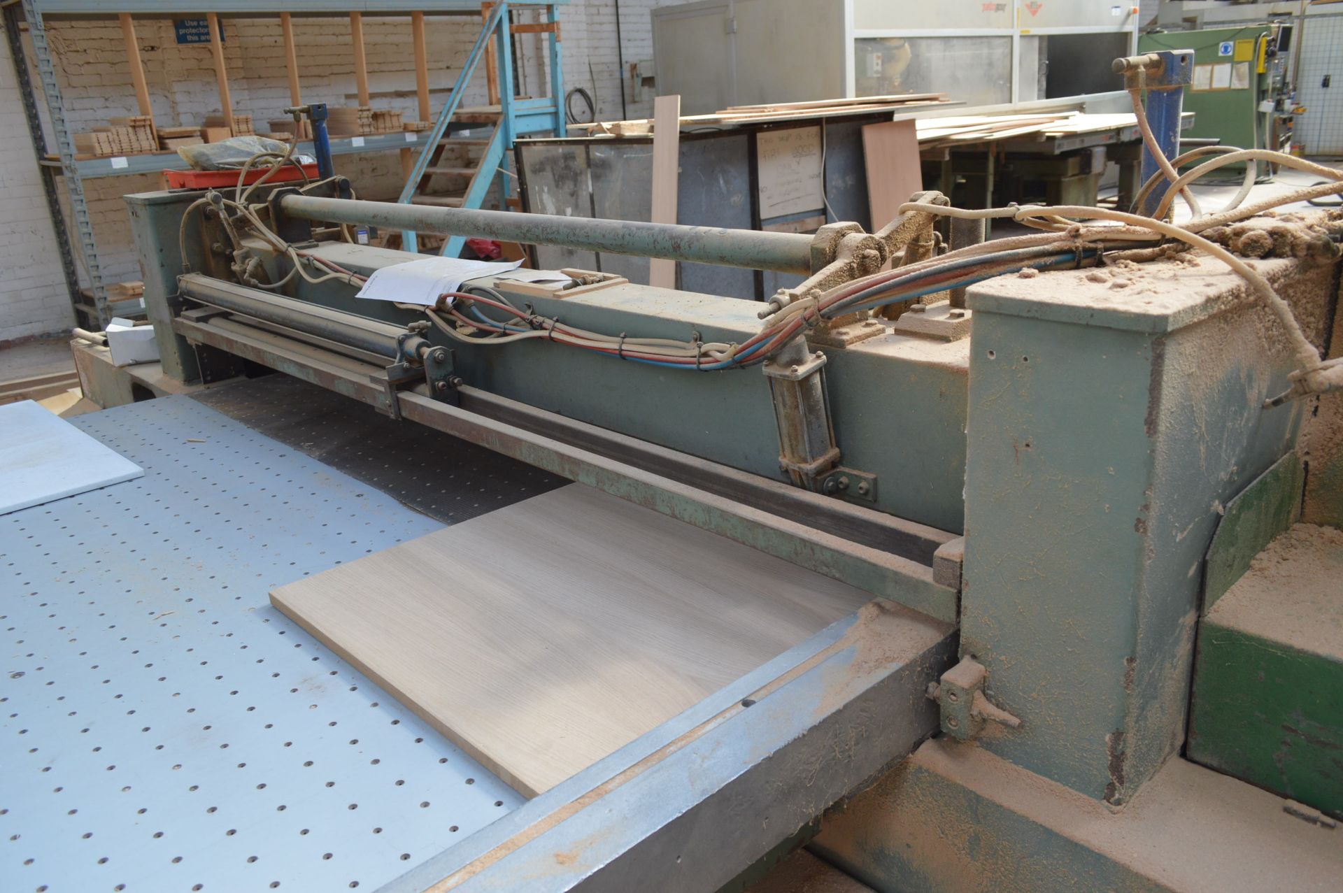 Gibenmatic 2m CROSS CUT SAW, with vacuum bed, approx. 3.3m x 2m - Image 5 of 7