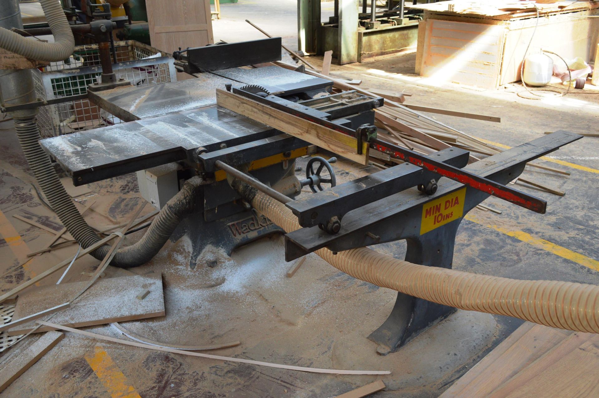 Wadkin PK DIMENSION SAW, serial no. 2197, with 450mm dia. TCT saw blade, fixed & sliding tables - Image 2 of 7