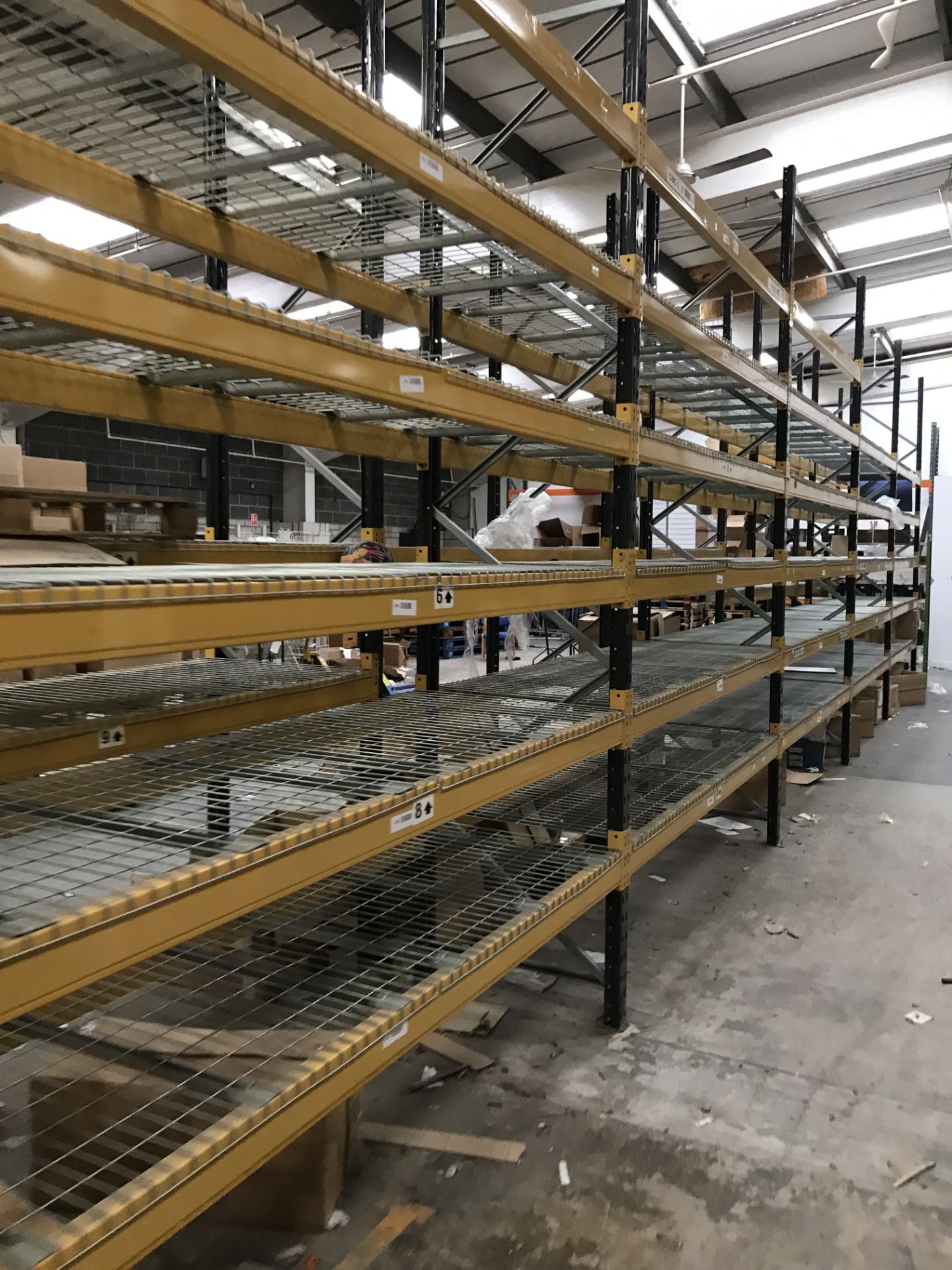 Link 51 11-Bay Mainly Six-Tier Boltless Pallet Racking, each bay approx. 2.8m long x 4m high x 900mm - Image 11 of 15
