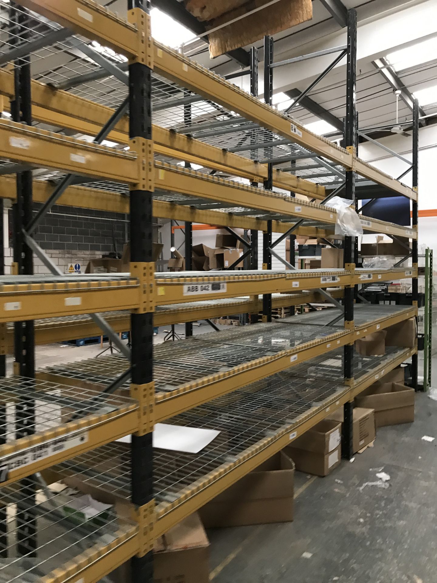 Link 51 11-Bay Mainly Six-Tier Boltless Pallet Racking, each bay approx. 2.8m long x 4m high x 900mm - Image 13 of 15