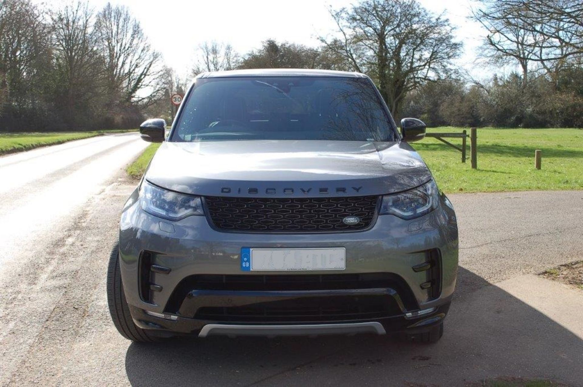 Land Rover DISCOVERY HSE TD6 AUTOMATIC DIESEL ESTA - Image 2 of 11