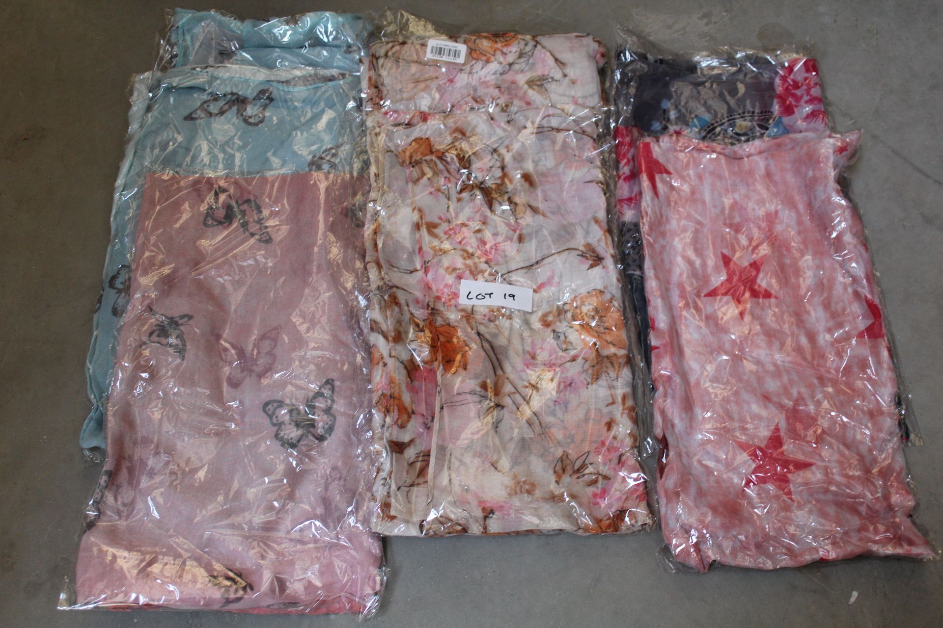 Quantity of Assorted Women's Clothing & Accessorie - Image 19 of 38