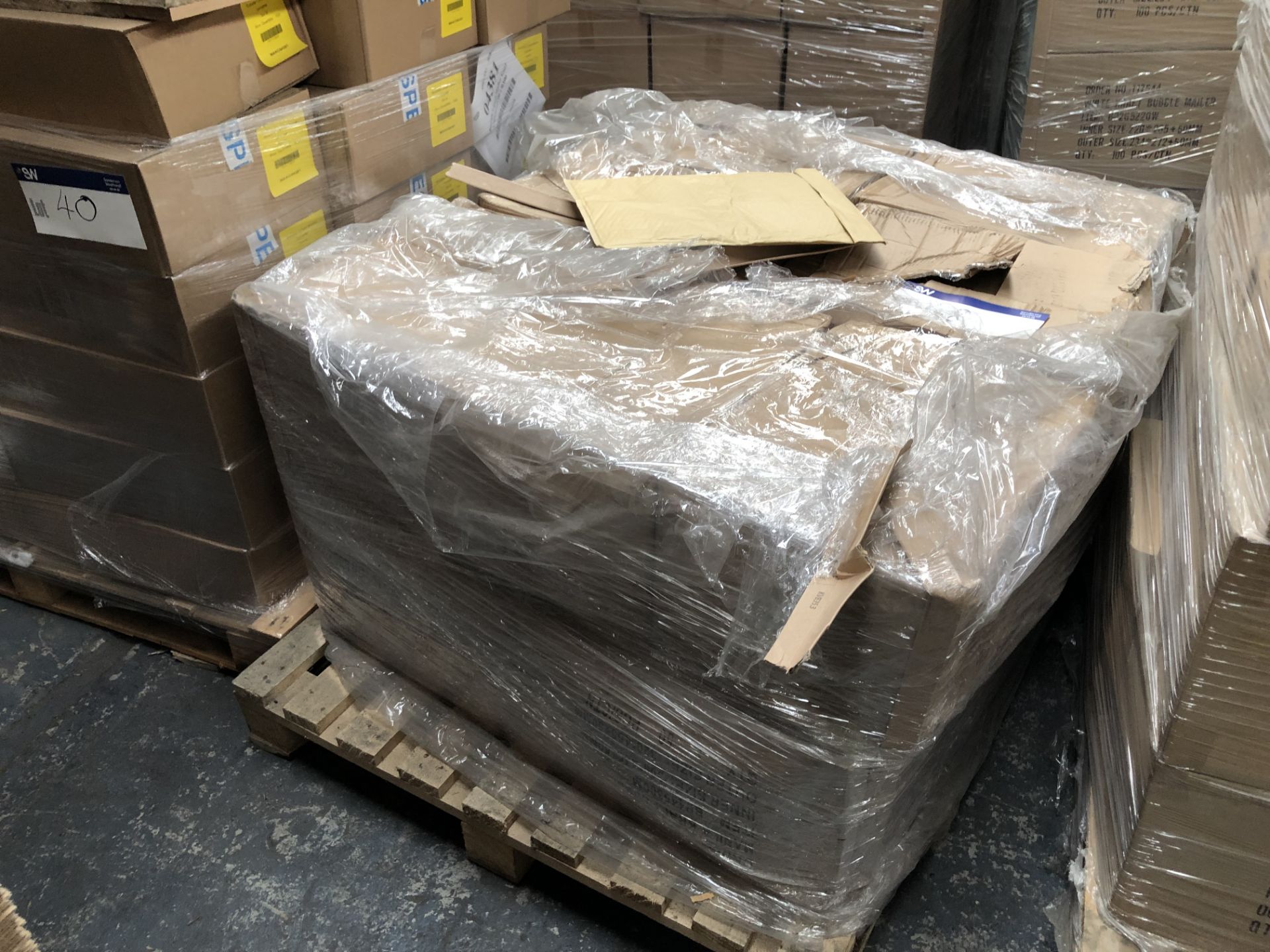 Approx. ½ Pallet of A3 Bubble Mailer, approx. 13 b