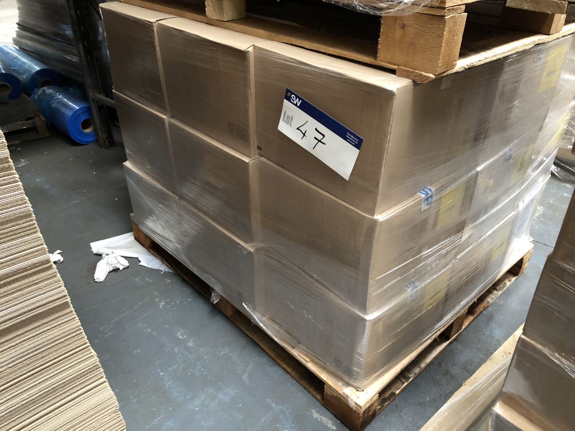 Pallet of Bubble Lined Mailer, gold, unprinted, bo