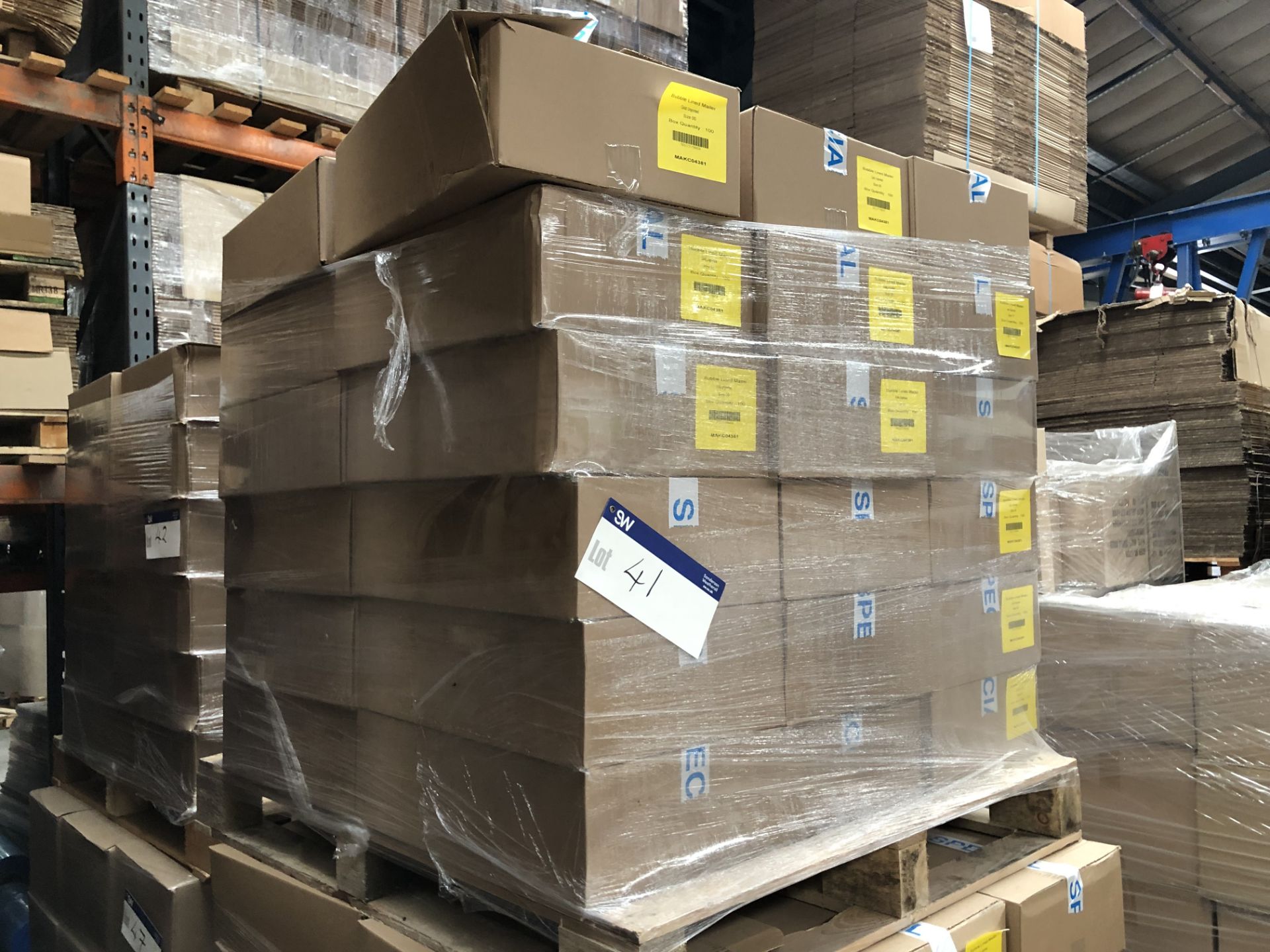 Pallet of Bubble Line Mailer, gold, unprinted box