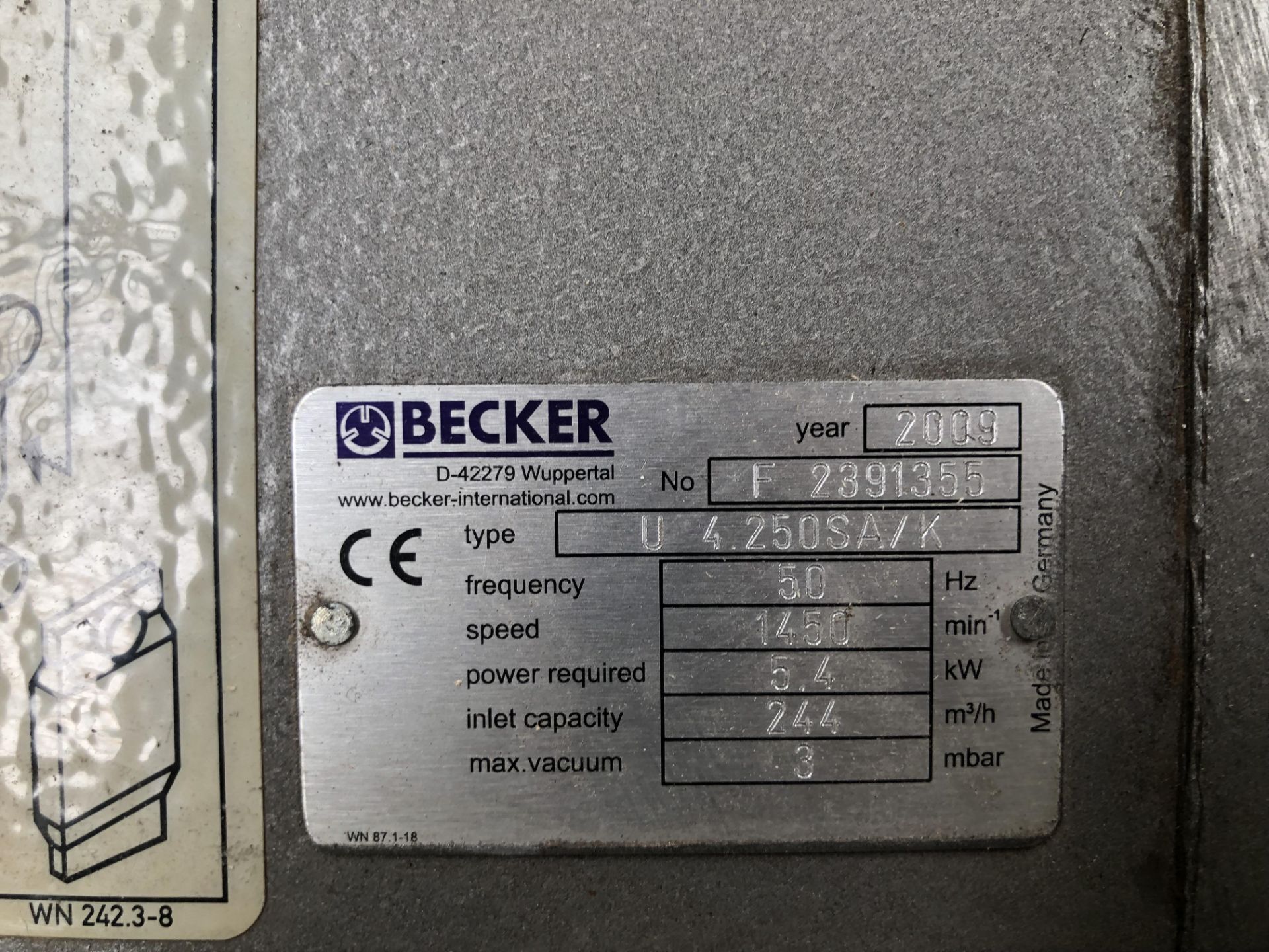 Becker U4.250SA/K Vacuum Pump, serial no. F3291355 - Image 3 of 4