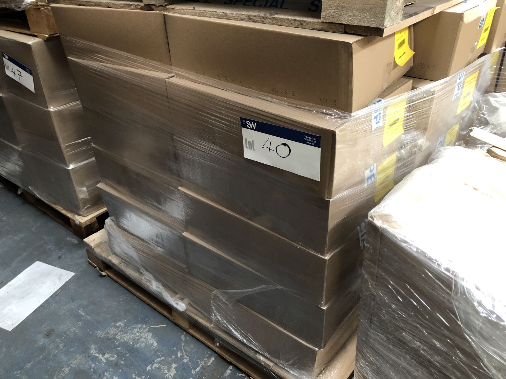 Pallet of Bubble Line Mailer, gold, unprinted box