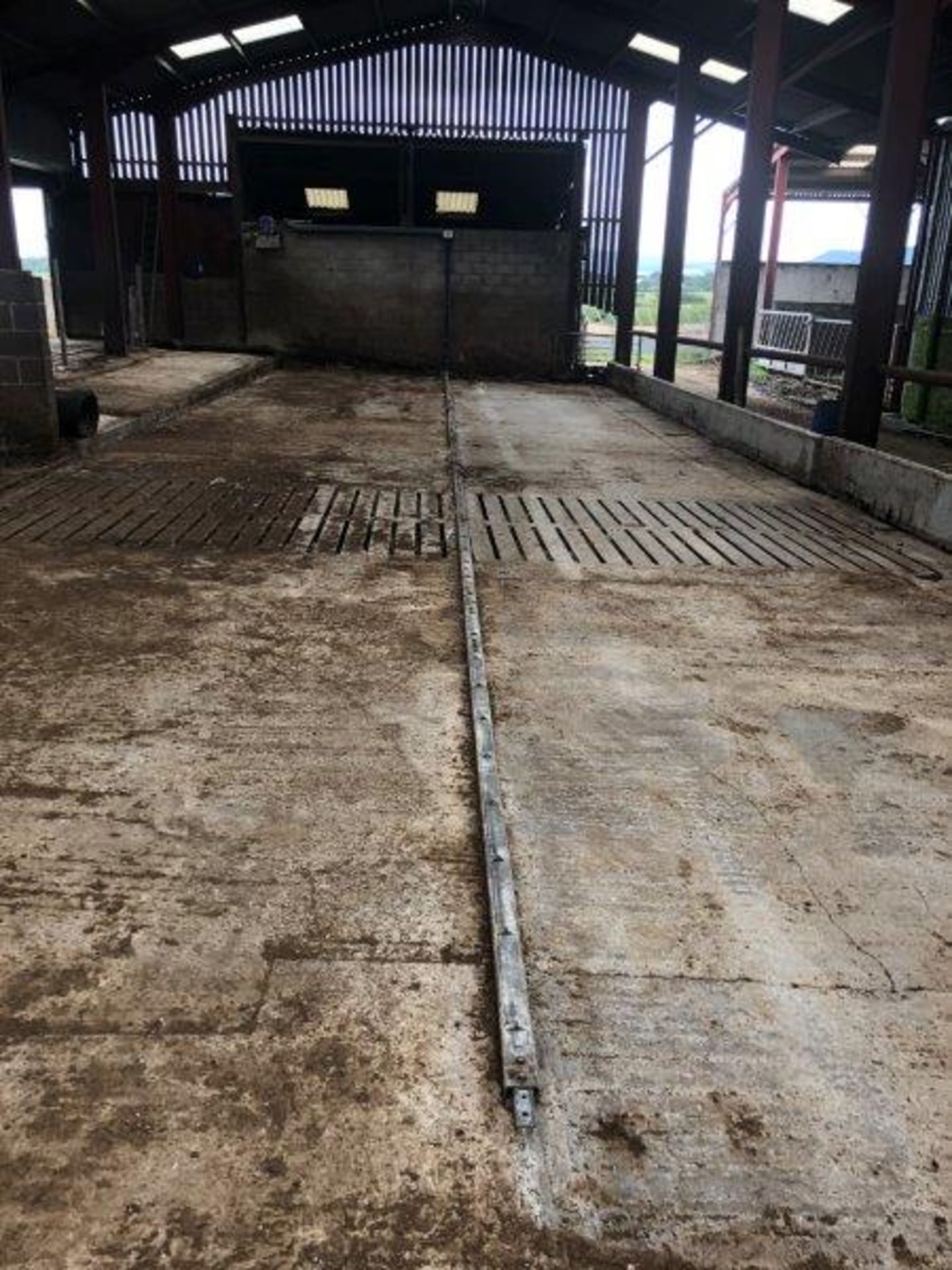 Dairy Master Clean Sweep Milk Parlour Automated Manure Scraper System, complete with various width - Image 4 of 8