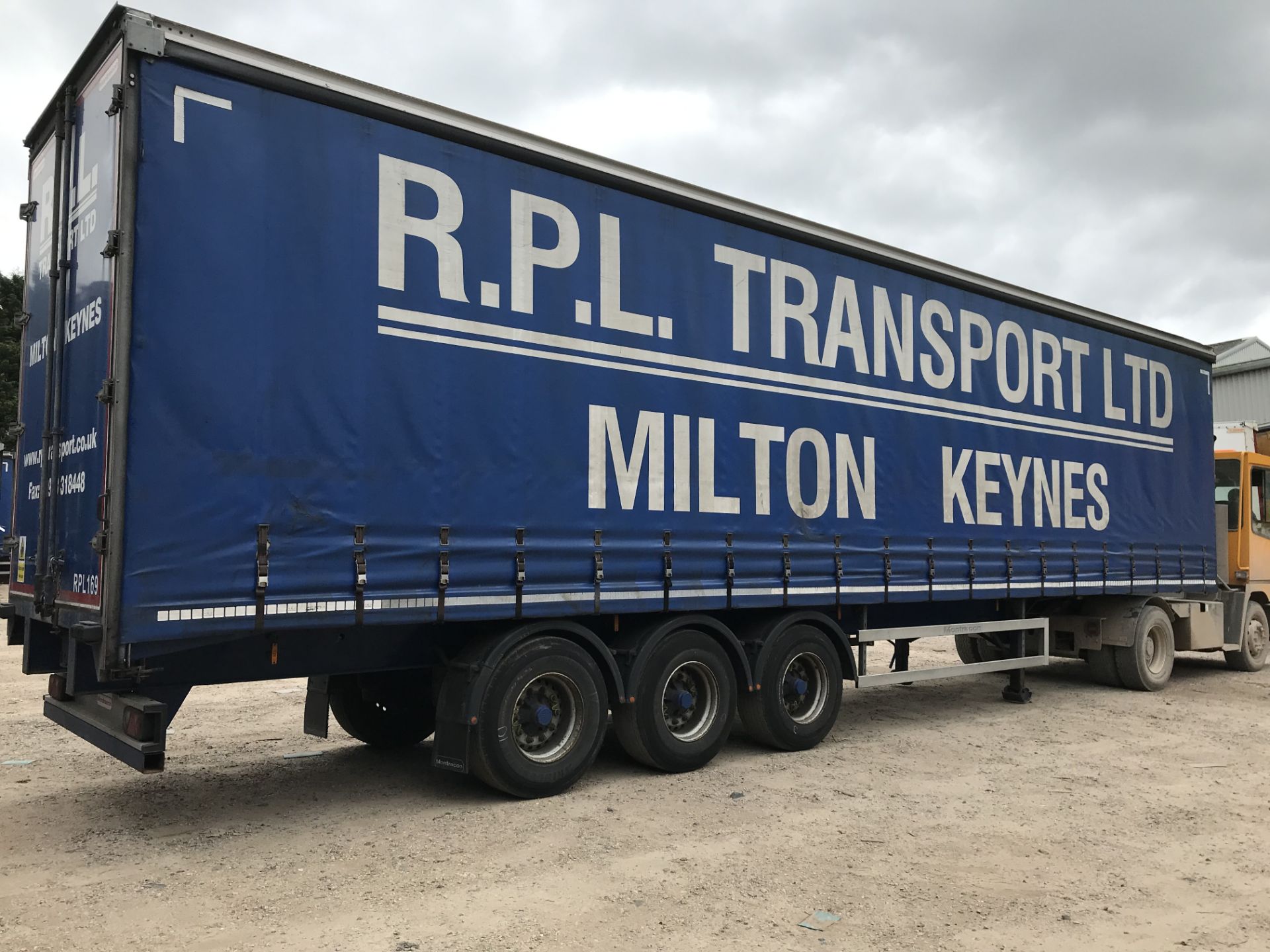 Montracon 13.6m Tri-Axle Curtainside Single Deck S - Image 2 of 7