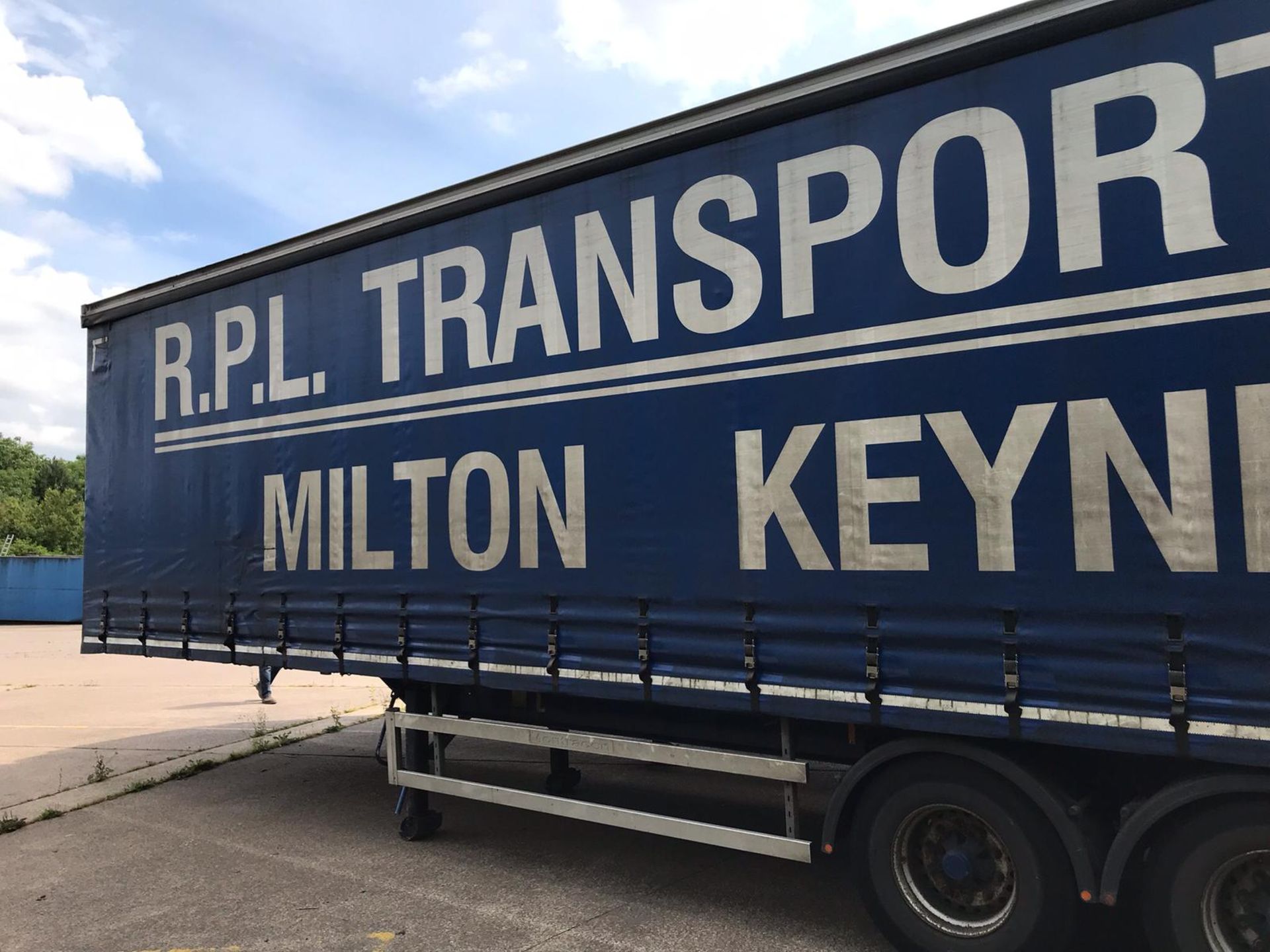 Montracon 13.6m Tri-Axle Curtainside Single Deck S