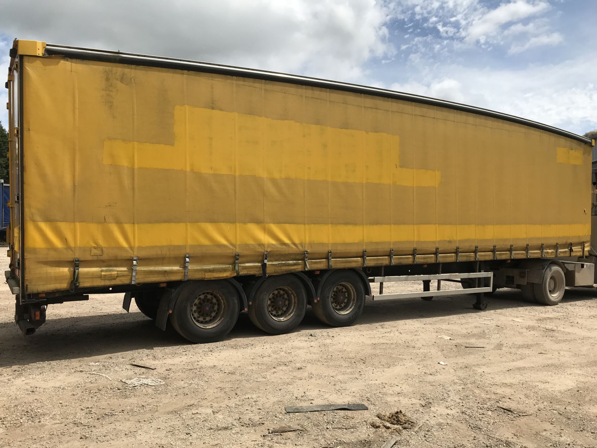 Don-Bur PM39BT 13.6m Tri-Axle Teardrop Curtain Sid - Image 2 of 7