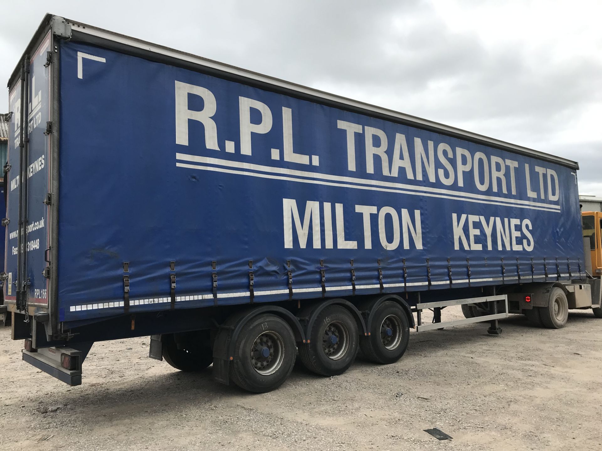 Montracon 13.6m Tri-Axle Curtainside Single Deck S - Image 2 of 7