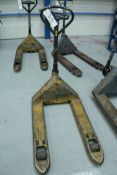 Jungheinrich Hand Hydraulic Pallet Truck, with forks approx. 960mm x 700mm (reserve removal until