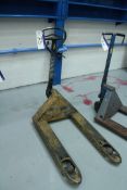 Jungheinrich Hand Hydraulic Pallet Truck, with forks approx. 950mm x 700mm (reserve removal until