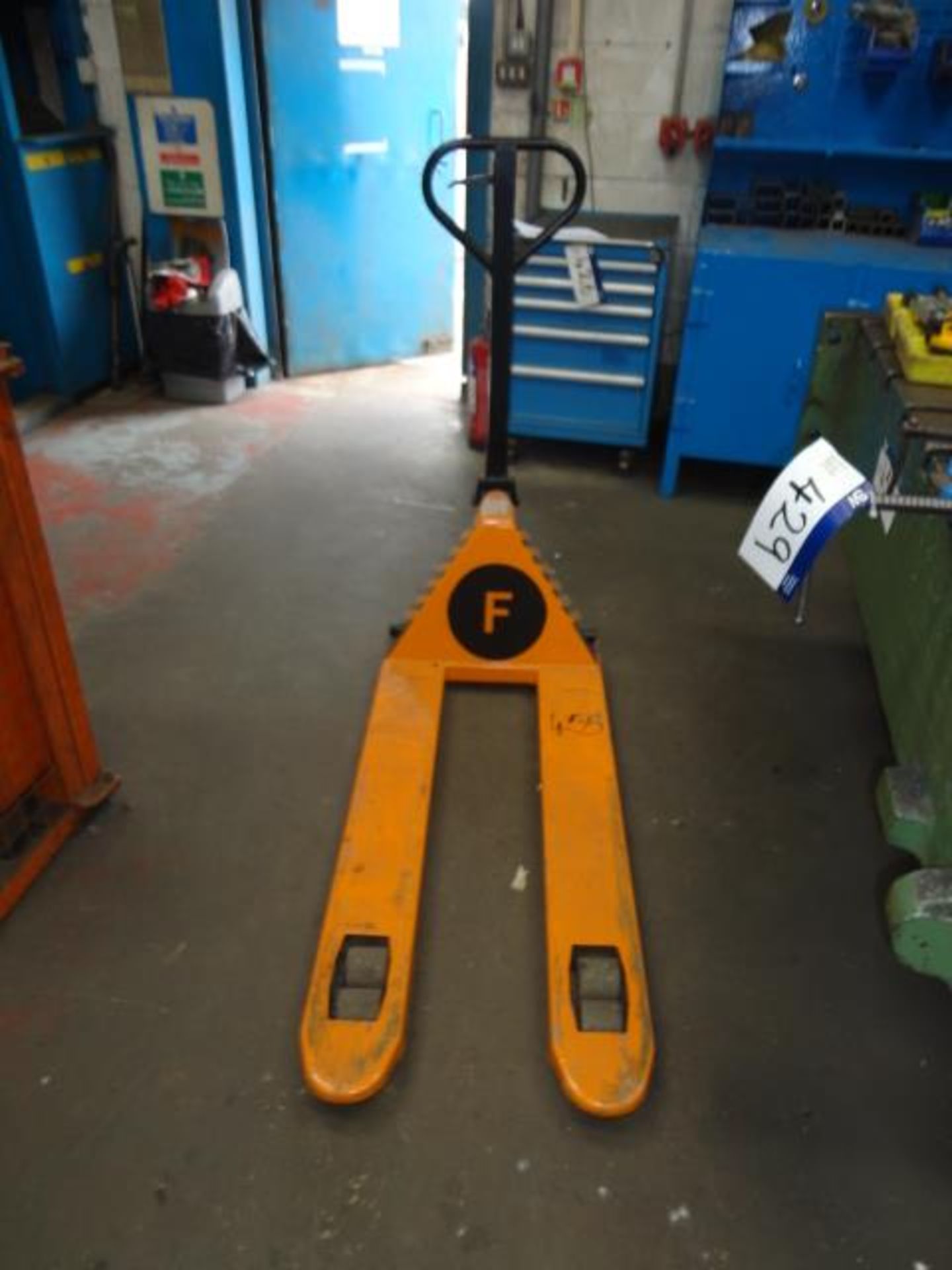 2500kg Hand Hydraulic Pallet Truck, forks approx. 1.1m long (reserve removal until Friday 3 August)