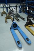 Hand Hydraulic Pallet Truck, with forks approx. 1.15m x 570mm