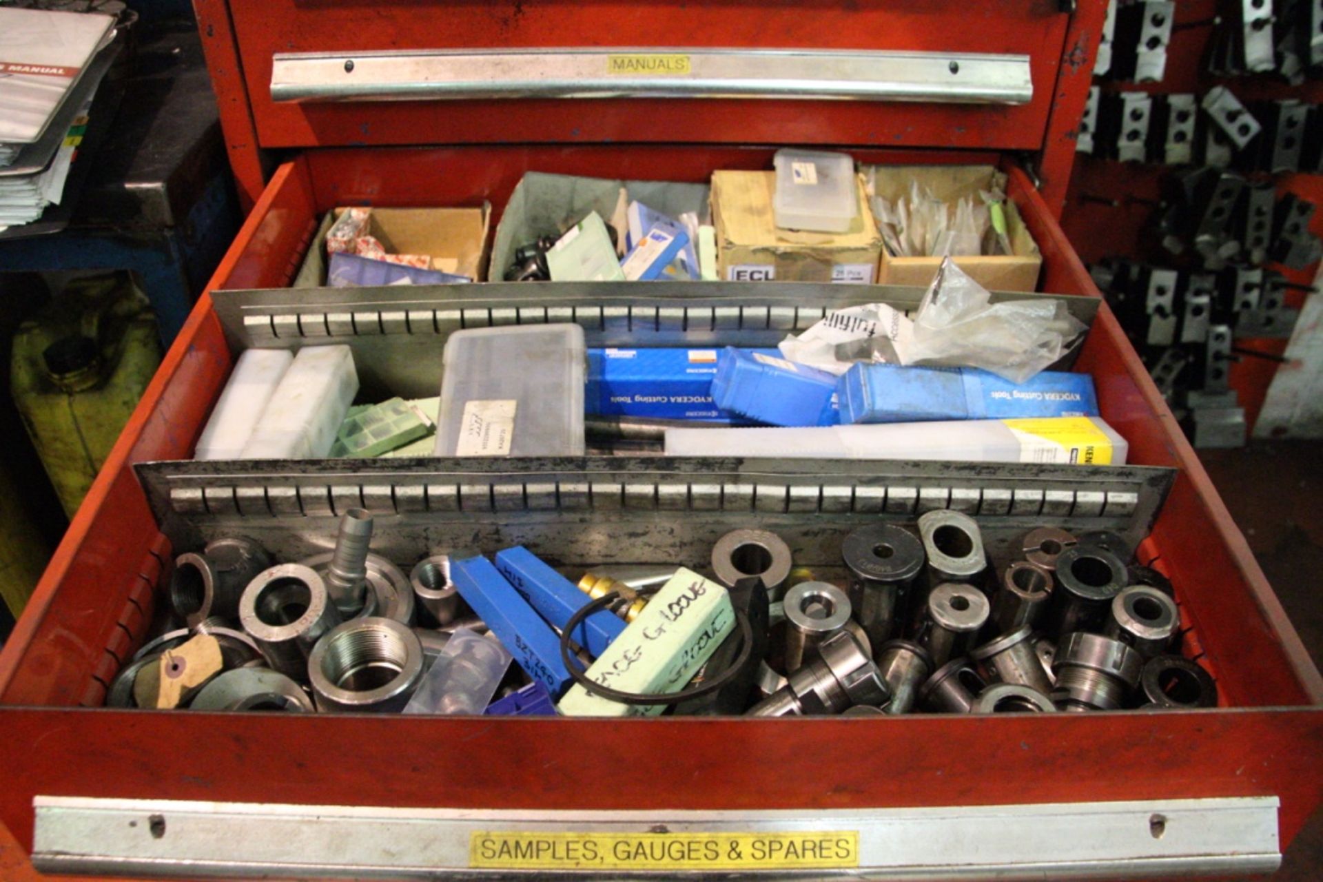 MULTI-DRAWER MOBILE CABINET, with contents including tooling on top of cabinet - Image 10 of 17
