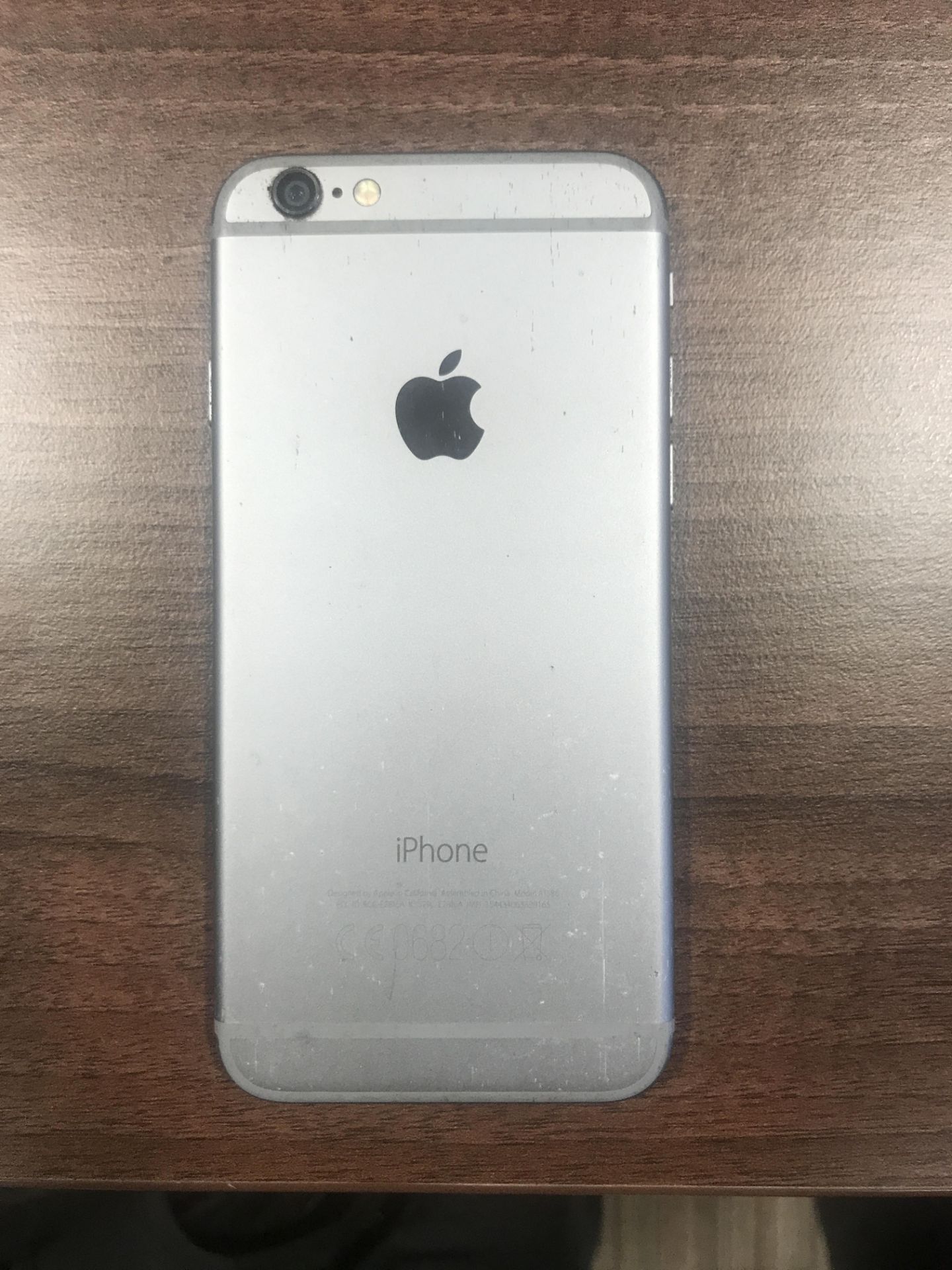 Apple iPhone 6, model no. MG472B/A, serial no. C36NJXM4G5MN, 16gb capacity, carrier EE (SIM card - Image 2 of 4