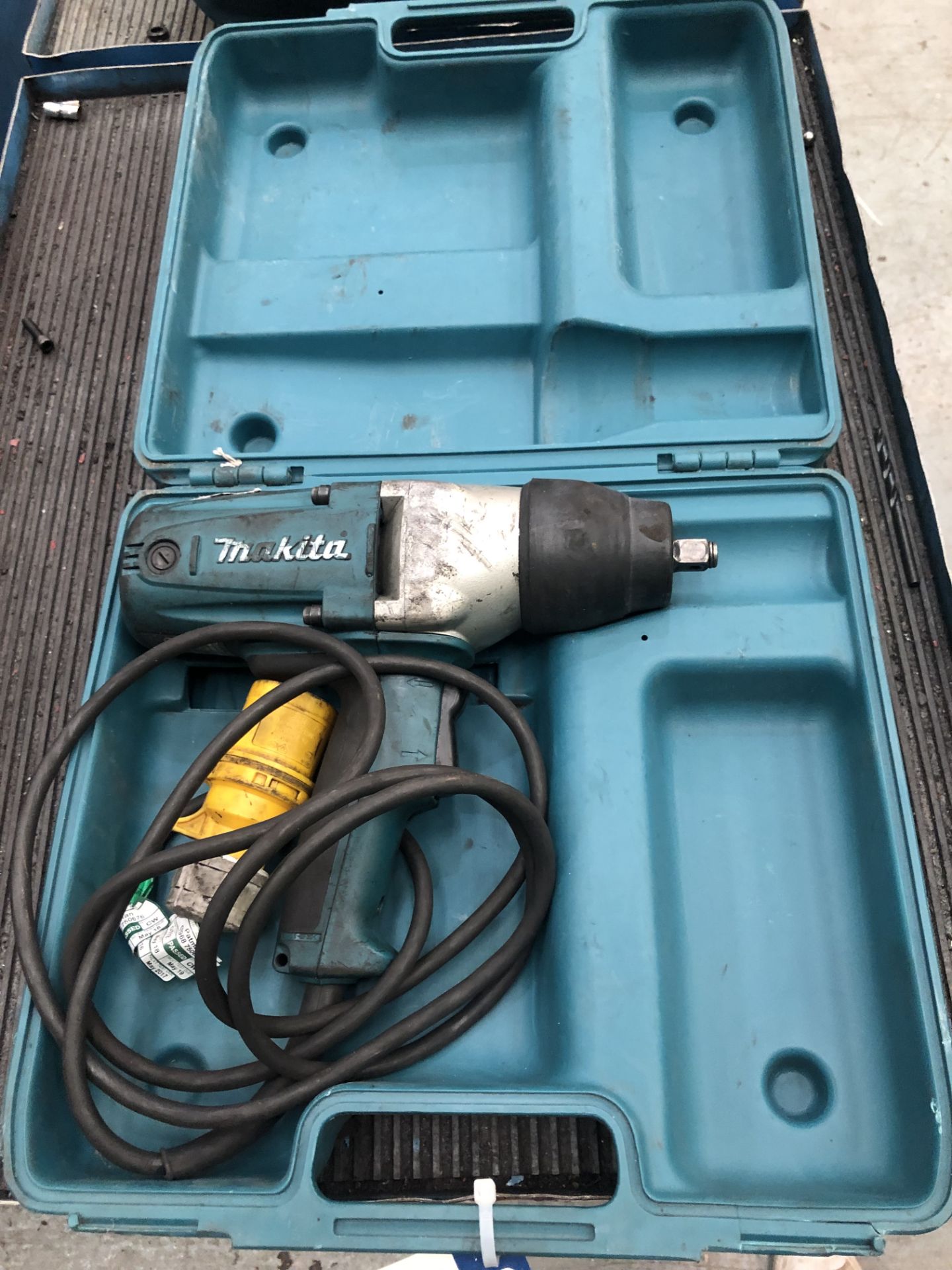 Makita Impact Gun, 110V, with carrycase