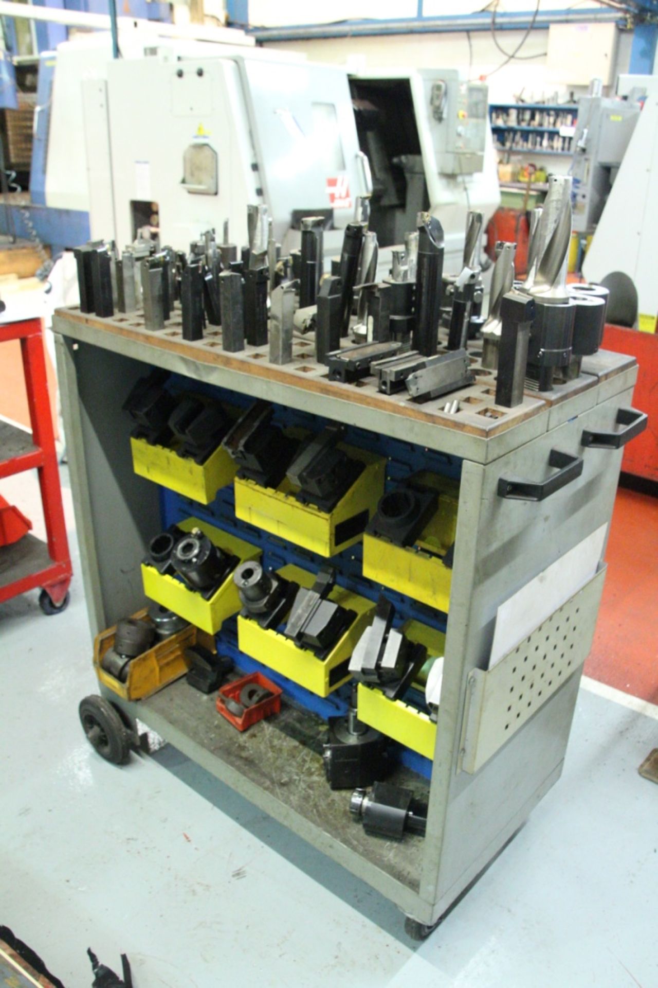 MOBILE STEEL CABINET, with tooling as fitted - Bild 2 aus 21